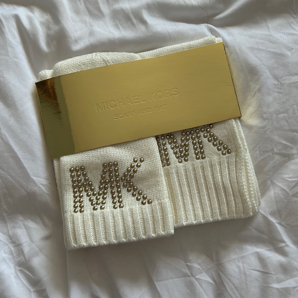 Michael Korie Scarf and hat set